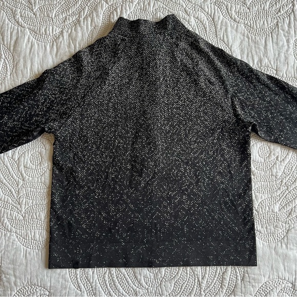 Lululemon - Rest Less Cropped 1/2 Zip - Herringbone Fade Black / White - Picture 9 of 11